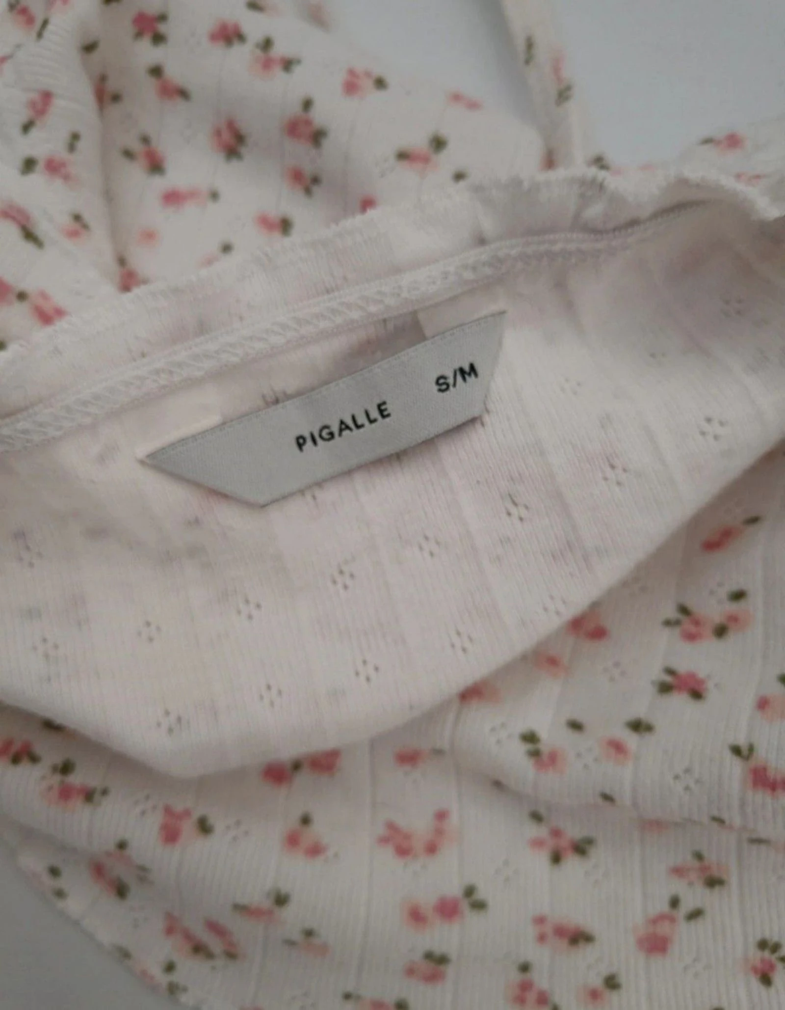 Top romántico con flores de Pigalle, talla s/m – photo 5